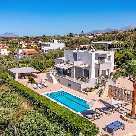 Vila Patra By *